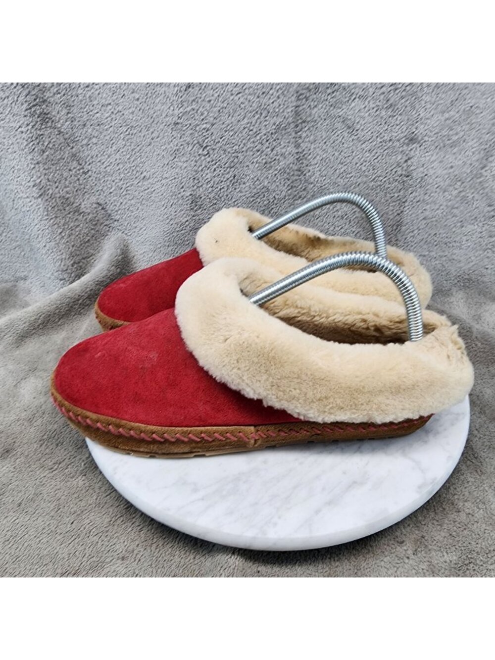 L.L. Bean Shoes Womens Size 7 Red Shearling Wicked Good Slip On Slippers *Read*
